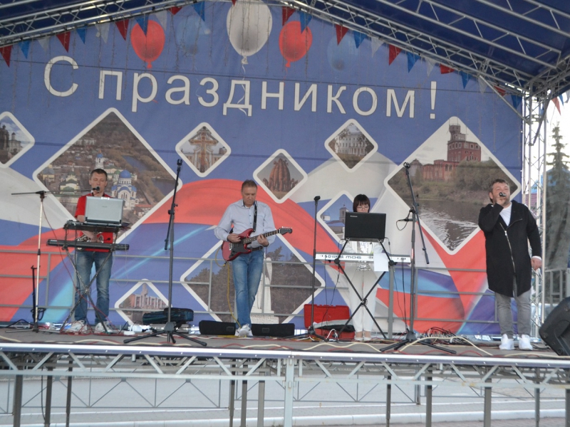 В Дзержинском районе отметили День молодежи